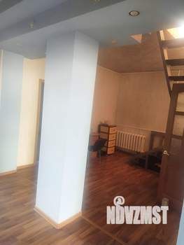 Дом 273м², 3-этажный, участок 10 сот.