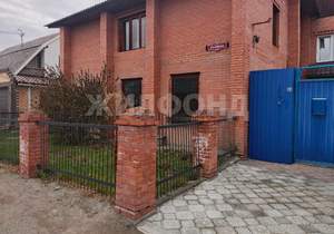 Дом 365м², 2-этажный, участок 4 сот.