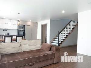 Коттедж 250м², 2-этажный, участок 10 сот.