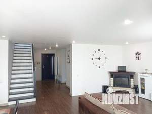 Коттедж 250м², 2-этажный, участок 10 сот.