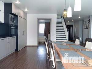 Коттедж 250м², 2-этажный, участок 10 сот.