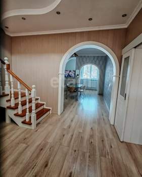 Дом 250м², 2-этажный, участок 12 сот.  