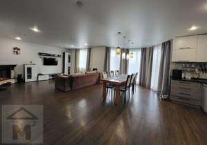 Дом 250м&sup2;, 2-этажный, участок 10 сот.  