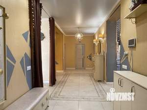 Коттедж 350м², 3-этажный, участок 10 сот.  