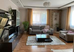 Дом 278м², 2-этажный, участок 10 сот.  