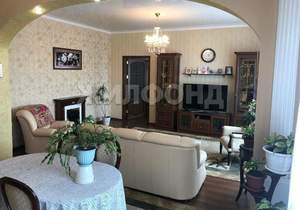 Дом 376м², 2-этажный, участок 15 сот.  