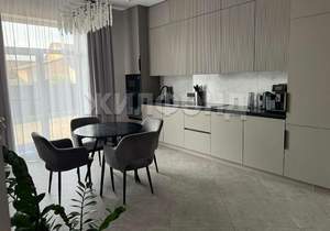 Дом 274м², 2-этажный, участок 20 сот.  