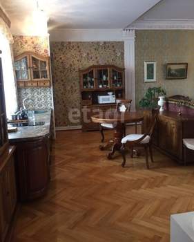 Дом 260м², 2-этажный, участок 10 сот.  
