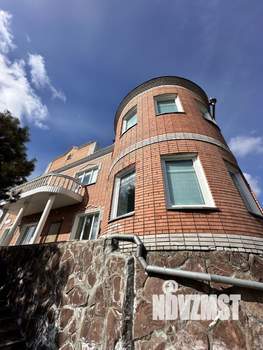 Коттедж 1017м&sup2;, 2-этажный, участок 23 сот.  