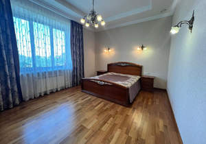 Дом 550м², 2-этажный, участок 20 сот.  