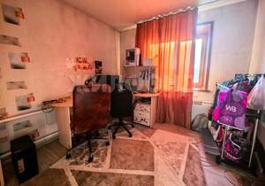 Дом 231м², 2-этажный, участок 10 сот.  