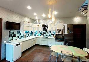 Дом 150м&sup2;, 2-этажный, участок 11 сот.  