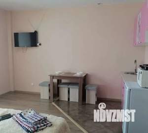 Студия квартира, посуточно, 40м2, 2/9 этаж