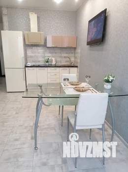 Студия квартира, посуточно, 39м2, 10/12 этаж