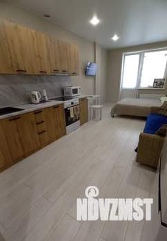 Студия квартира, посуточно, 35м2, 1/12 этаж