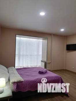 Студия квартира, посуточно, 40м2, 2/9 этаж