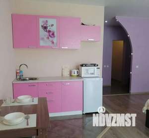 Студия квартира, посуточно, 40м2, 2/9 этаж