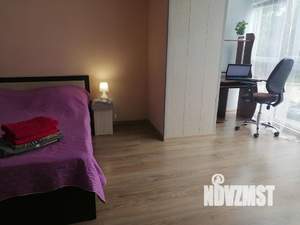 Студия квартира, посуточно, 40м2, 2/9 этаж