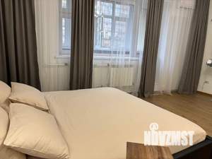 Студия квартира, посуточно, 42м2, 3/12 этаж