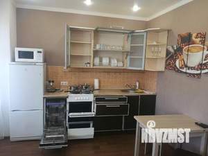 1-к квартира, посуточно, 42м2, 1/1 этаж