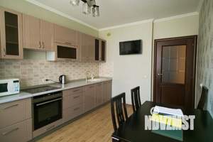 3-к квартира, посуточно, 98м2, 1/1 этаж