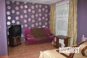 Студия квартира, посуточно, 34м2, 1/3 этаж