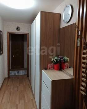 4-к квартира, вторичка, 82м2, 2/5 этаж