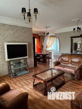 4-к квартира, вторичка, 166м2, 3/9 этаж