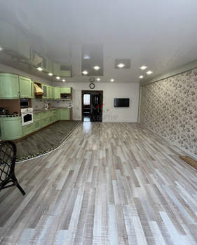 3-к квартира, вторичка, 107м2, 1/9 этаж